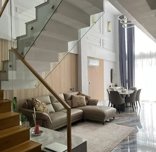 Penthouse Griha, Lazimpat